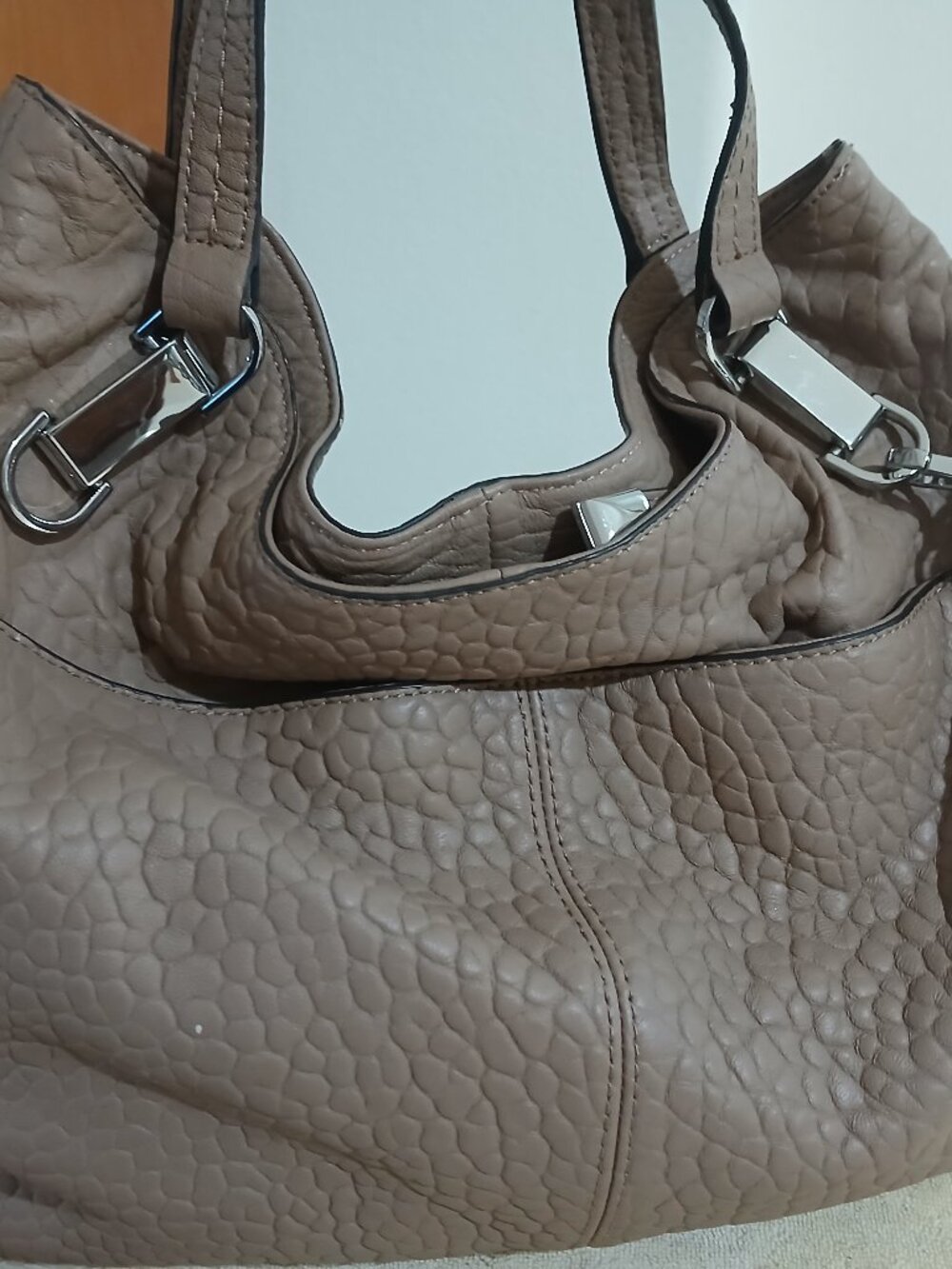 NEW Vince Camuto lamb leather shoulder bag hobo satchel large pristine taupe